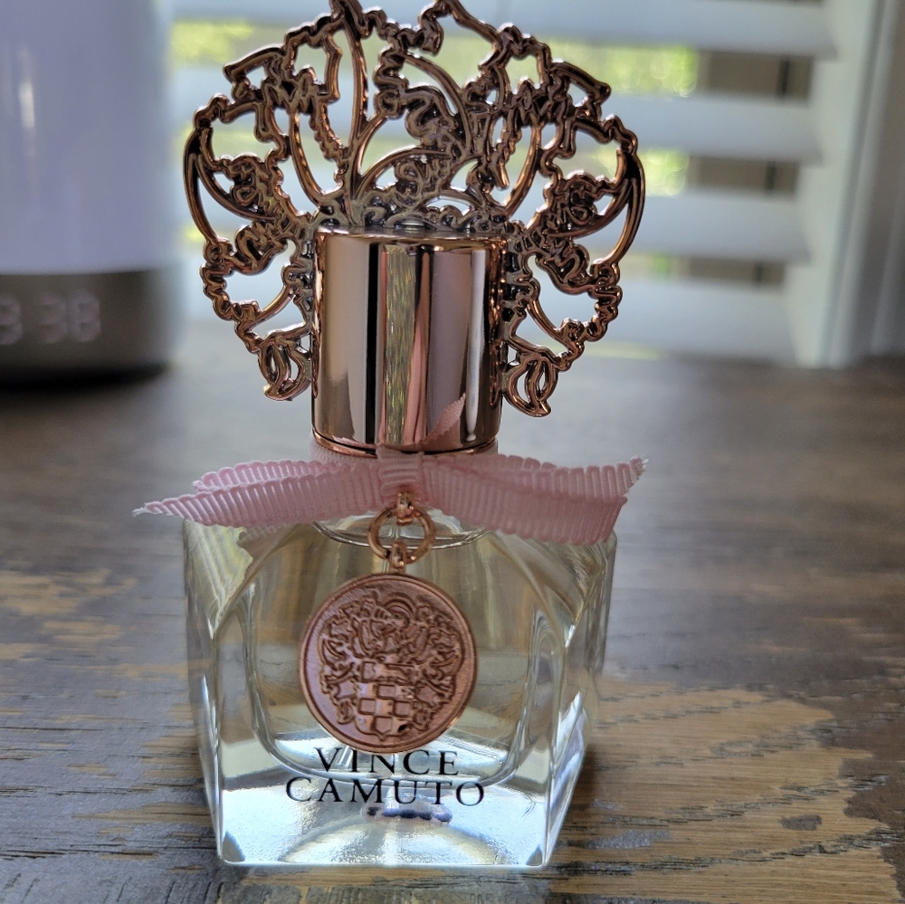 Vince Camuto Fiori